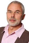 Dieter GüllmannDozent für Pathologie, Prüfungsvorbereitung, klinische Untersuchung
und Differentialdiagnostik Dieter GüllmannDozent für Pathologie, Prüfungsvorbereitung, klinische Untersuchung
und Differentialdiagnostik